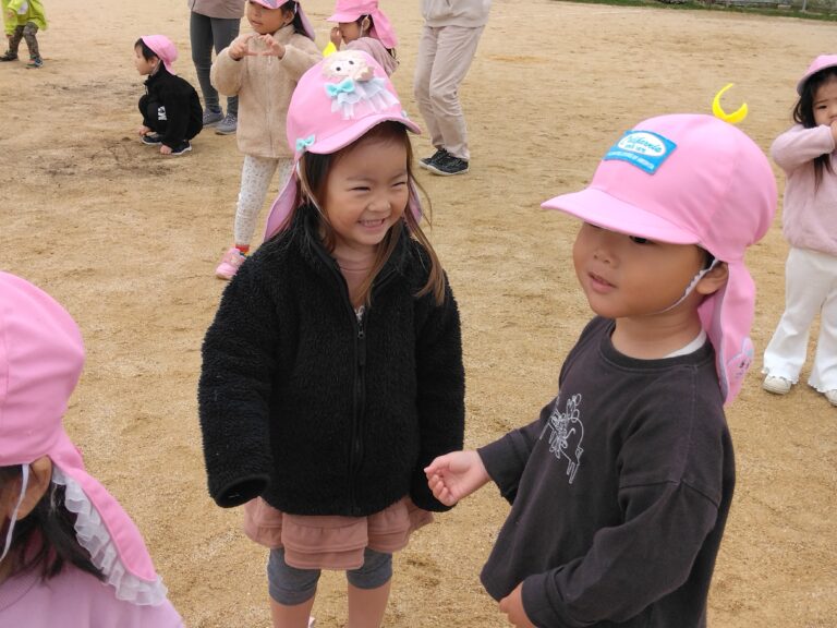 ３歳児　にじ・かぜチーム　「寒い日でもぽかぽか」